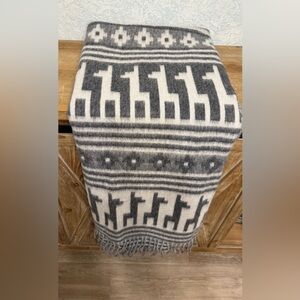 Alpaca Motif Throw Gray and White